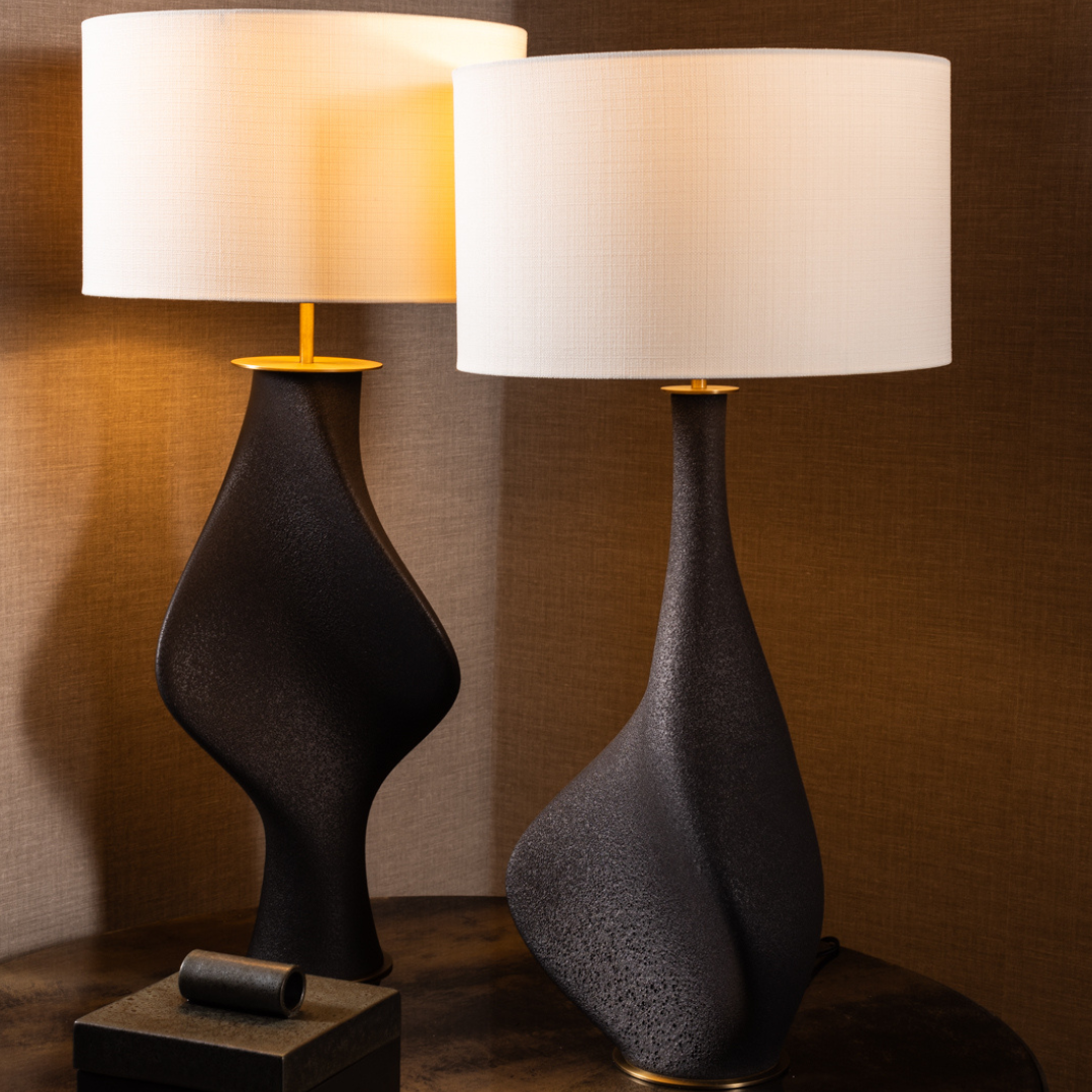 Lampe Adagio - Noir lave, grande lampe sculpturale en céramique