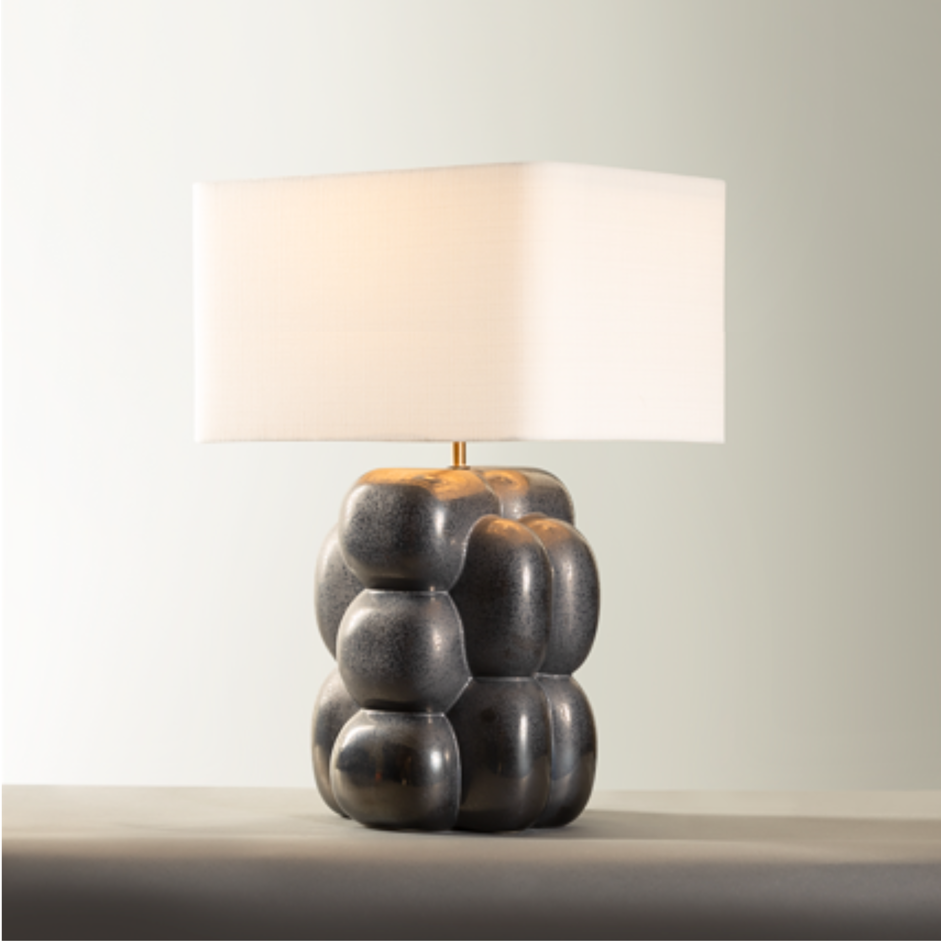 Sculpturale lampe en céramique avec email réactif